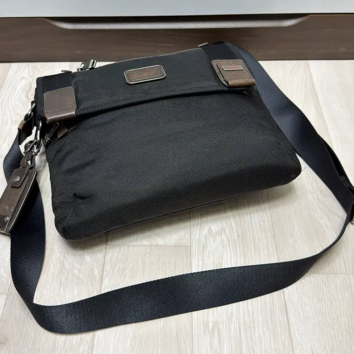 [BUNJANG] TUMI Alpha Bravo Beale Mini Messenger Bag / 투미(TUMI) ALPHA BRABO BEALE MINI MESSENGE