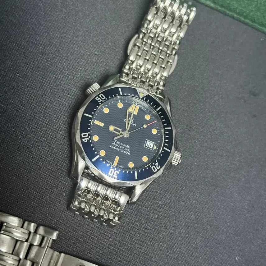 [BUNJANG] Omega Seamaster 300 Blue Dial Quartz Watch / 오메가 씨마스터 300 청판 구형 36.25mm 쿼츠