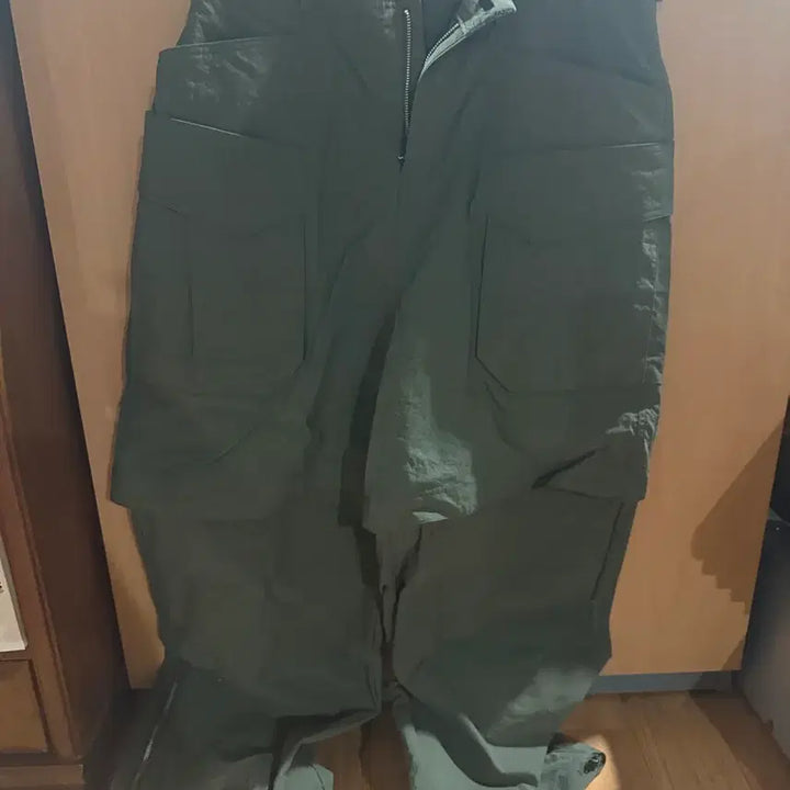 [BUNJANG] Junji Nylon Detachable Cargo Pants / (44) 준지 나일론 디테처블 카고 팬츠 카키 - 24SS