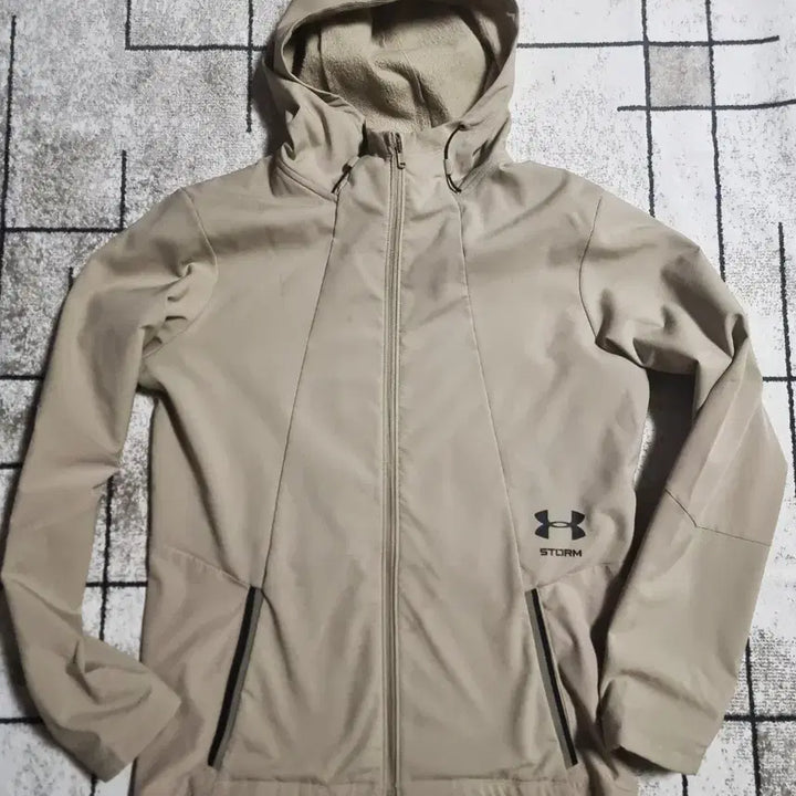 [BUNJANG] Under Armour Running Hooded Zip-Up Jacket (Beige) XL / 언더아머 러닝 런닝 후드집업 베이지 약기모 자켓 사이즈 XL