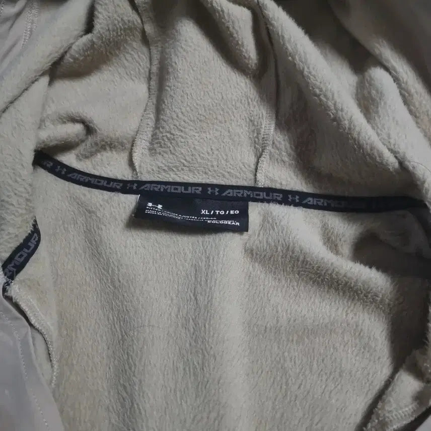 [BUNJANG] Under Armour Running Hooded Zip-Up Jacket (Beige) XL / 언더아머 러닝 런닝 후드집업 베이지 약기모 자켓 사이즈 XL