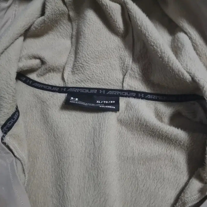[BUNJANG] Under Armour Running Hooded Zip-Up Jacket (Beige) XL / 언더아머 러닝 런닝 후드집업 베이지 약기모 자켓 사이즈 XL