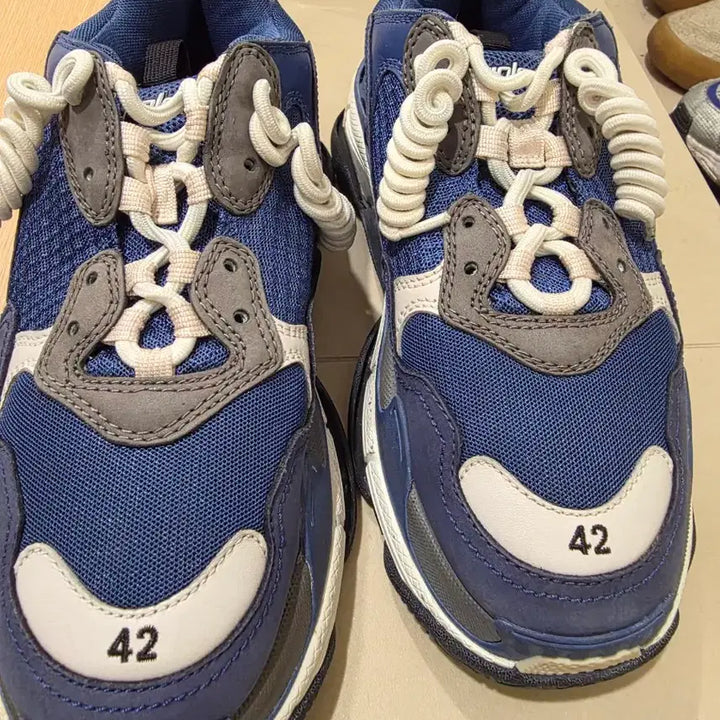 [BUNJANG] Balenciaga Triple S Blue White Sneakers / 발렌시아가 트리플S 블루 화이트 스니커즈 42사이즈