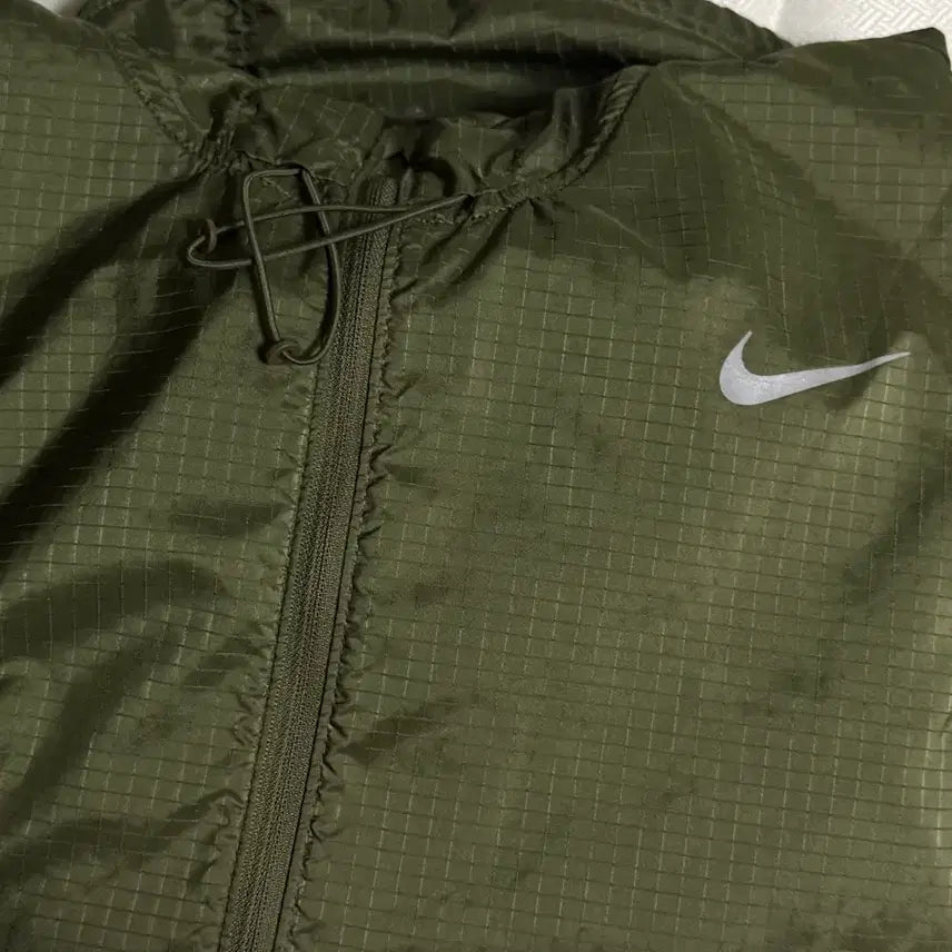 [BUNJANG] Nike Windbreaker Jacket / 나이키 바람막이 카키