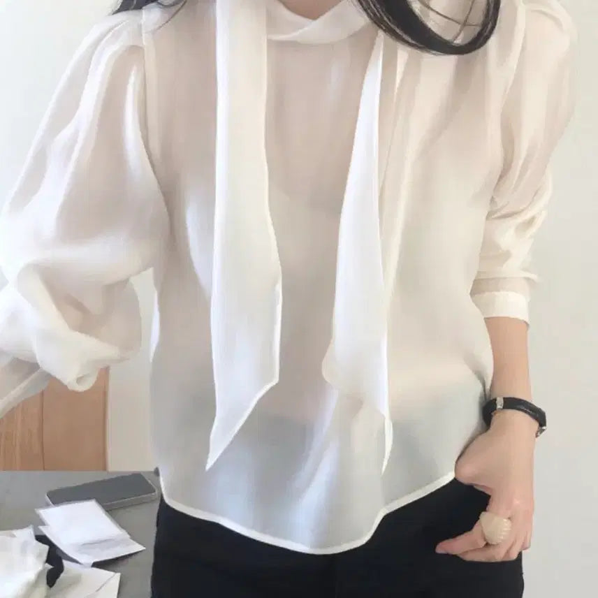[BUNJANG] Lebutter Scarf Blouse / Lebutter 르버터 - 스카프 블라우스