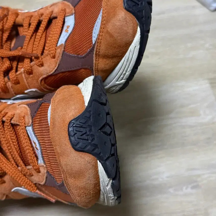 [BUNJANG] New Balance 2002R Rust Oxide Sneakers / [280] 뉴발란스 2002R 러스트 옥사이드