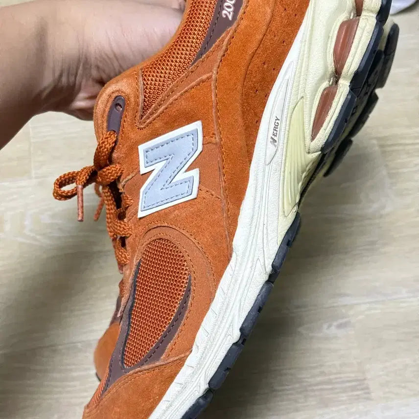 [BUNJANG] New Balance 2002R Rust Oxide Sneakers / [280] 뉴발란스 2002R 러스트 옥사이드
