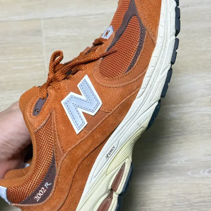 [BUNJANG] New Balance 2002R Rust Oxide Sneakers / [280] 뉴발란스 2002R 러스트 옥사이드