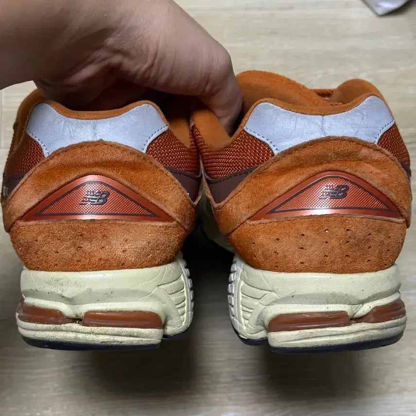 [BUNJANG] New Balance 2002R Rust Oxide Sneakers / [280] 뉴발란스 2002R 러스트 옥사이드