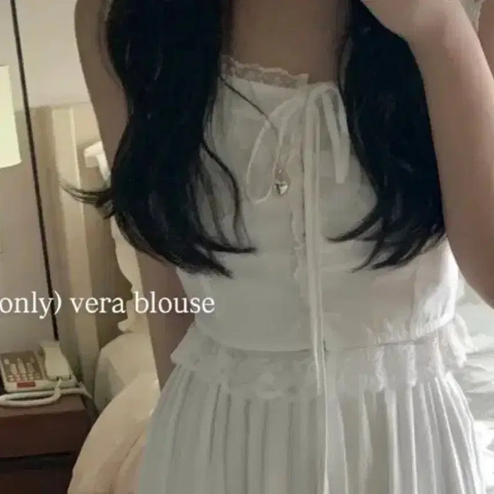 [BUNJANG] Leeb Ower Vera Blouse / 리브아워 베라 블라우스