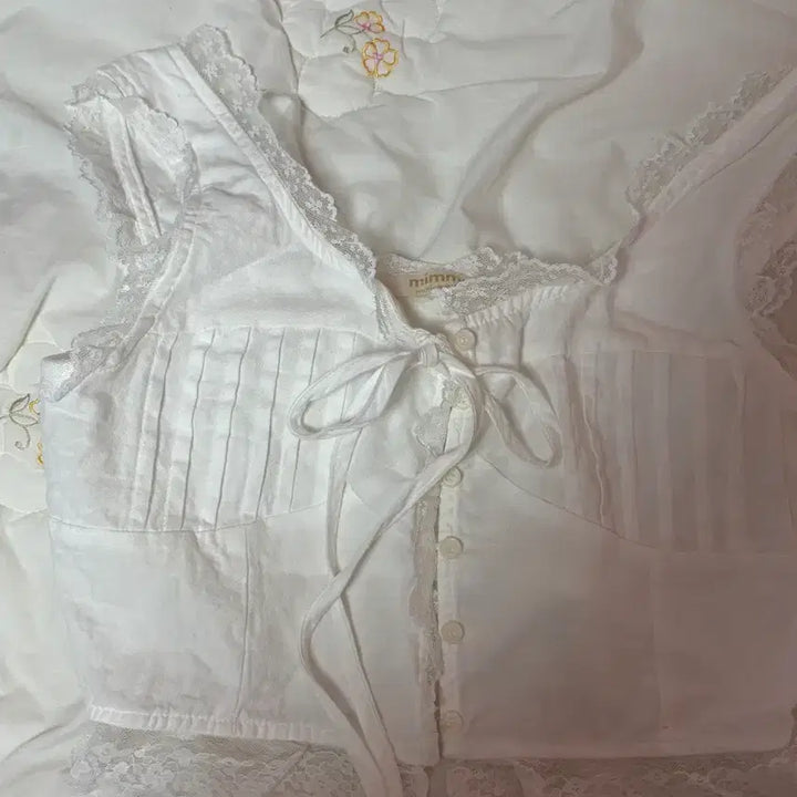 [BUNJANG] Livehour Vera Blouse / 리브아워 베라 블라우스
