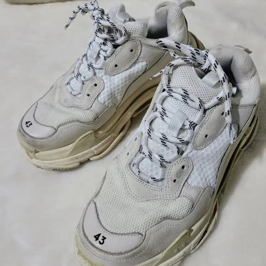 [BUNJANG] Balenciaga Triple S 43 Sneakers / 발렌시아가 트리플 S/정품/43