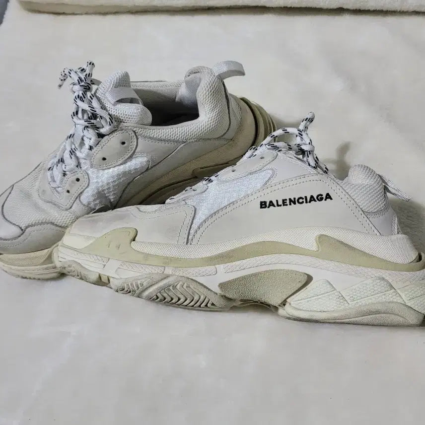 [BUNJANG] Balenciaga Triple S 43 Sneakers / 발렌시아가 트리플 S/정품/43