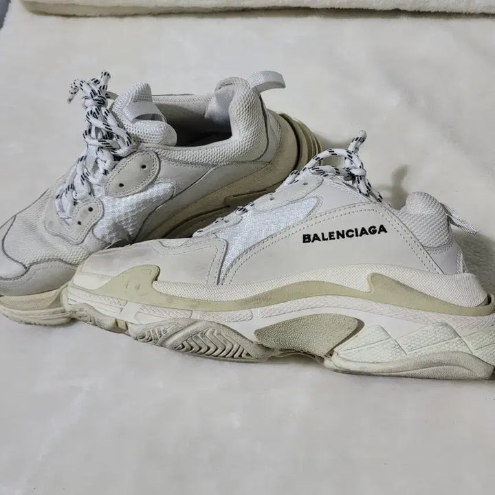 [BUNJANG] Balenciaga Triple S 43 Sneakers / 발렌시아가 트리플 S/정품/43