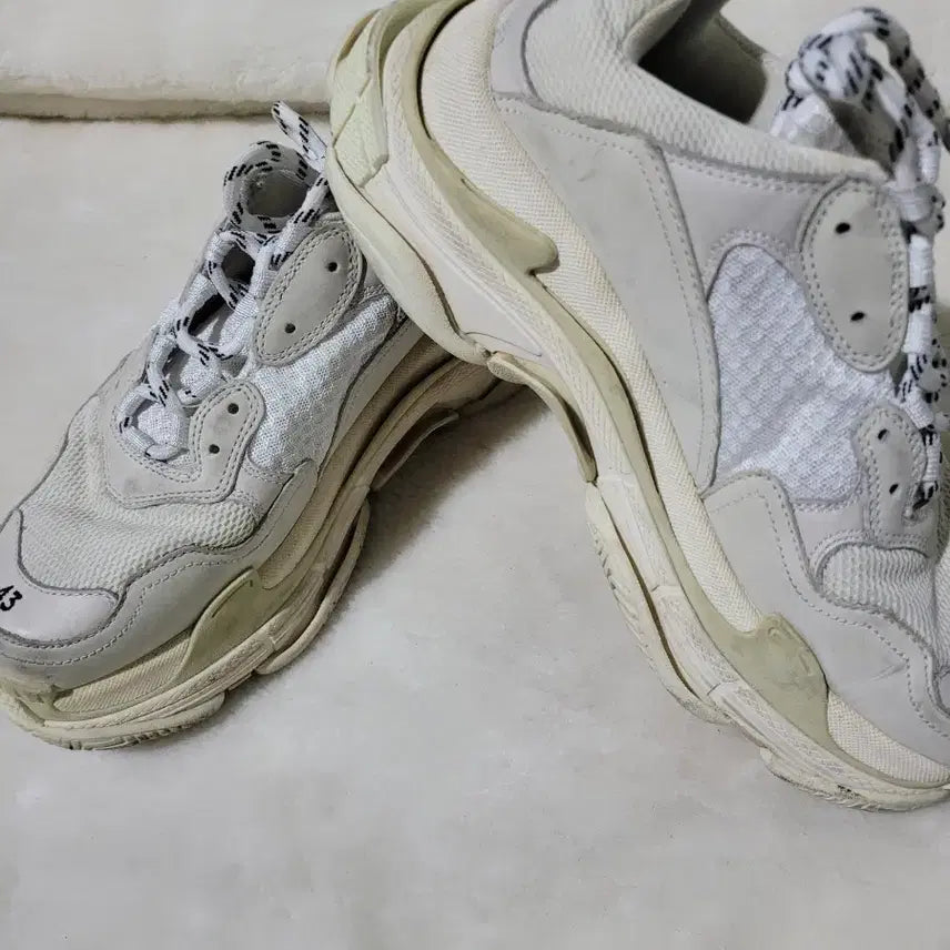 [BUNJANG] Balenciaga Triple S 43 Sneakers / 발렌시아가 트리플 S/정품/43