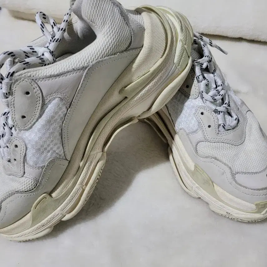 [BUNJANG] Balenciaga Triple S 43 Sneakers / 발렌시아가 트리플 S/정품/43