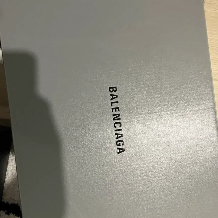 [BUNJANG] Balenciaga 3XL Eggshell / 발렌시아가 3xl 37 에그쉘