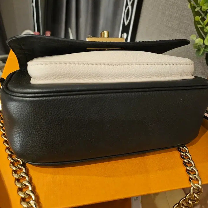 [BUNJANG] Louis Vuitton Lockme Tender Bag Black / 루이비통락미텐더백 블랙