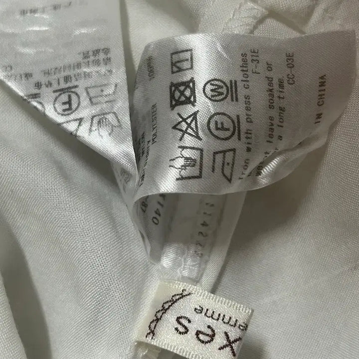 [BUNJANG] Axizfarm Sheer White Lace Embroidered Blouse / 엑시즈팜 시스루 화이트레이스 자수 블라우스 로걀 라떼갸루