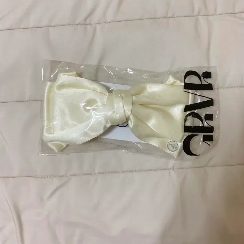 [BUNJANG] GROVE RUBAN Hair Pin Ivory / 그로브 리본 헤어핀 아이보리