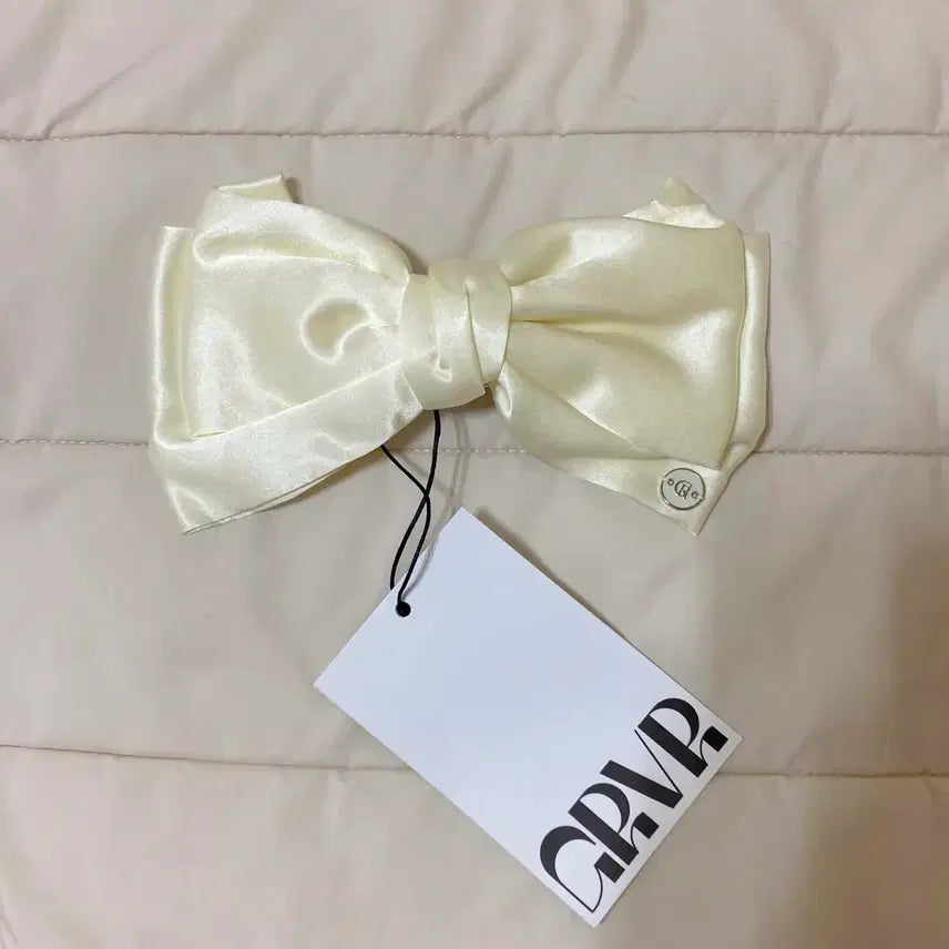 [BUNJANG] GROVE RUBAN Hair Pin Ivory / 그로브 리본 헤어핀 아이보리