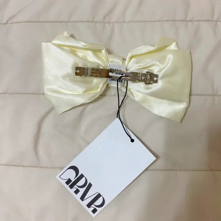 [BUNJANG] GROVE RUBAN Hair Pin Ivory / 그로브 리본 헤어핀 아이보리