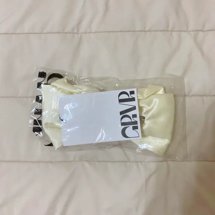 [BUNJANG] GROVE RUBAN Hair Pin Ivory / 그로브 리본 헤어핀 아이보리