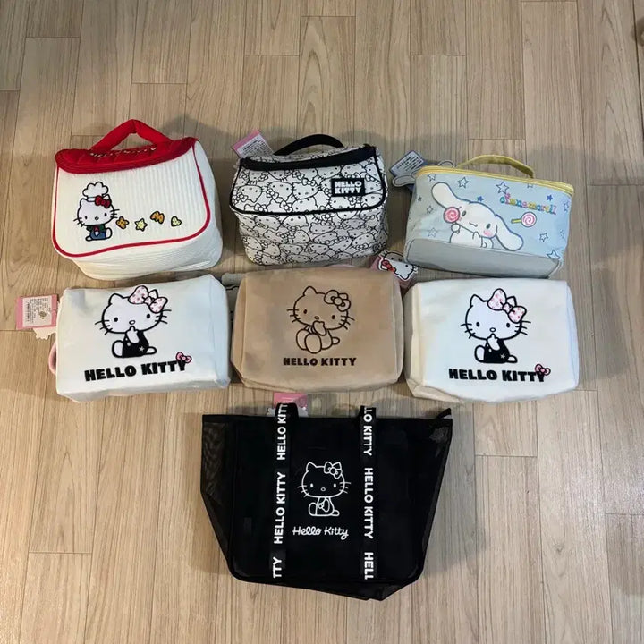 [BUNJANG] Sanrio Hello Kitty Cinnamoroll Pouch Bag Keyring / 새상품) 산리오 헬로키티 시나모롤 파우치 가방 키링
