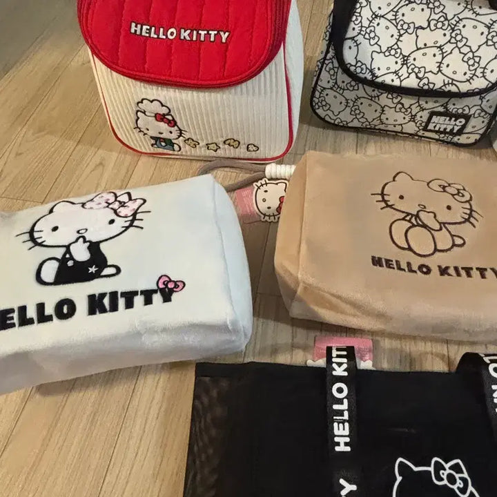 [BUNJANG] Sanrio Hello Kitty Cinnamoroll Pouch Bag Keyring / 새상품) 산리오 헬로키티 시나모롤 파우치 가방 키링