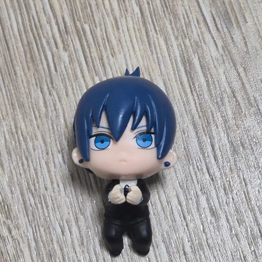 [BUNJANG] Chainsaw Man Aki Cable Tie Hugcot Figure / 체인소맨 가챠 피규어 아키 케이블타이 허그코트