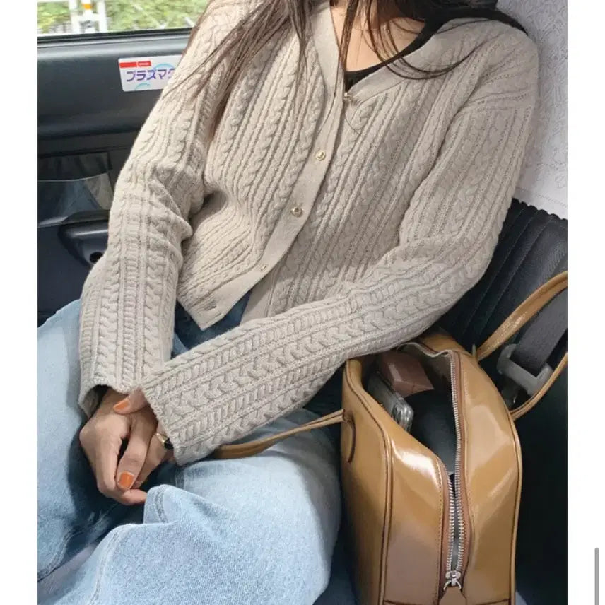 [BUNJANG] Underbee Melk Cardigan (Soy Latte) Extra Fine Wool Blend / [언더비] Melk 가디건 (소이라떼) 엑스트라파인울 80%