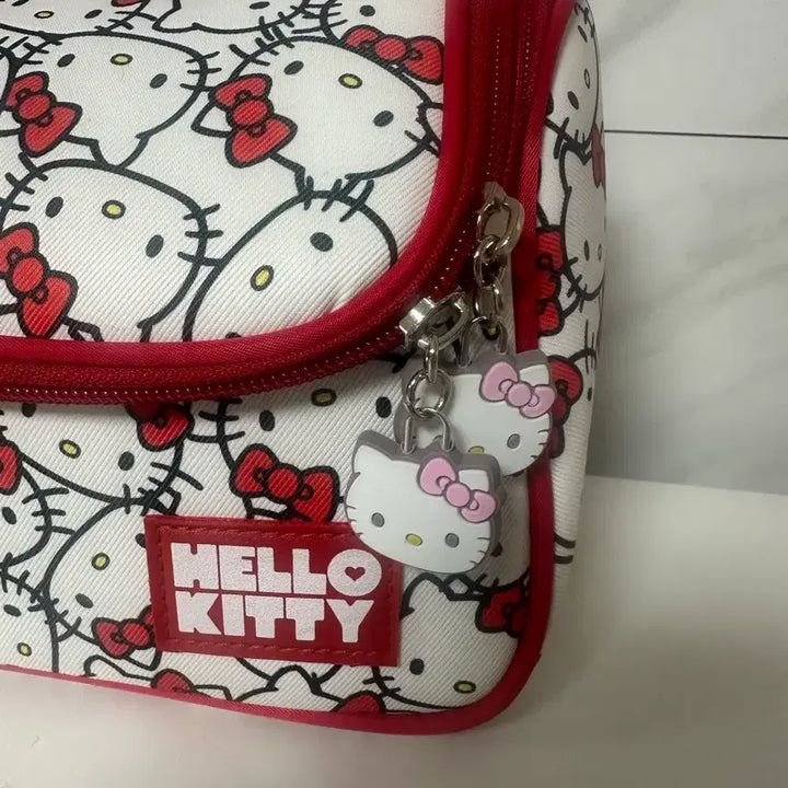 [BUNJANG] Hello Kitty Pouch Bag / 헬로키티 파우치 가방