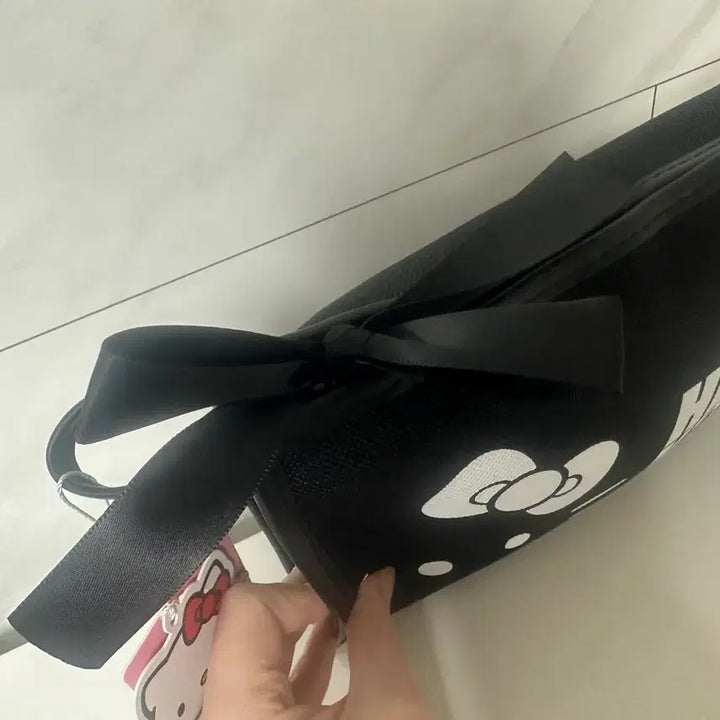 [BUNJANG] Hello Kitty Ribbon Pouch / 헬로키티 파우치 블랙/베이지 리본 장식 2개일괄