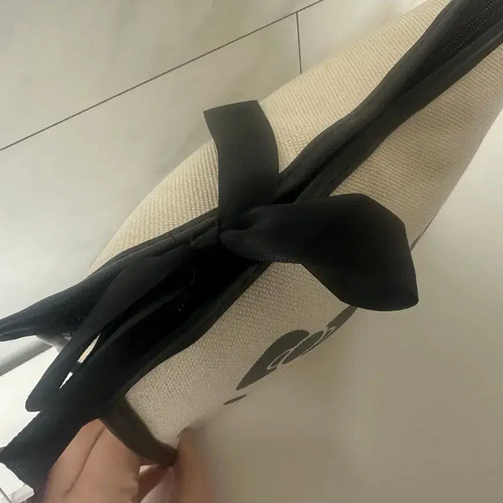 [BUNJANG] Hello Kitty Ribbon Pouch / 헬로키티 파우치 블랙/베이지 리본 장식 2개일괄