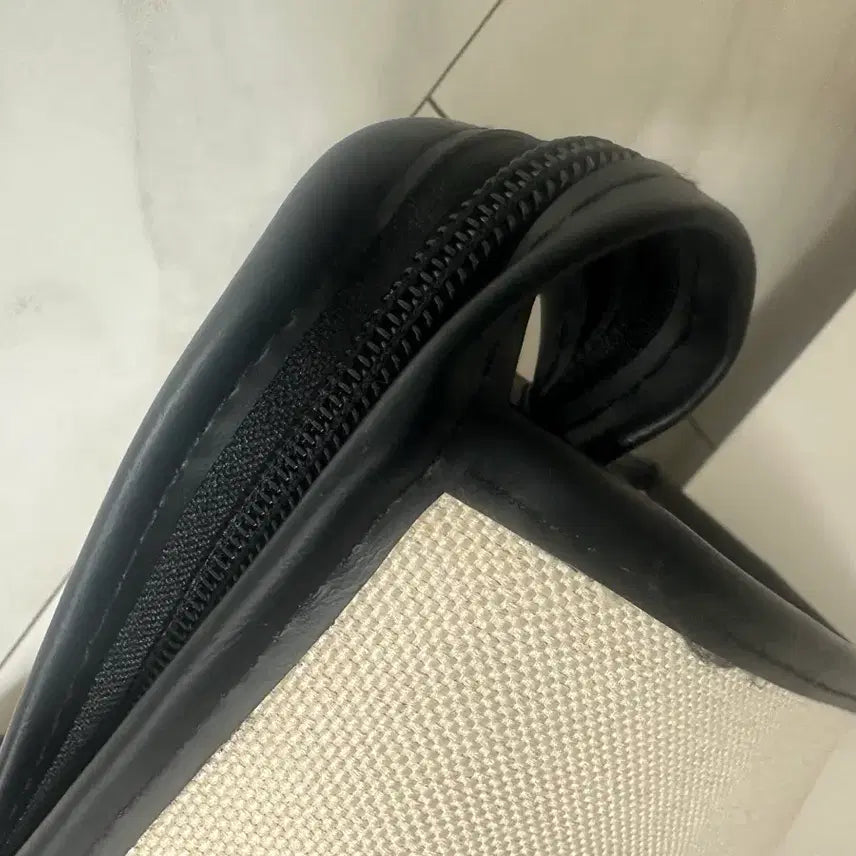 [BUNJANG] Hello Kitty Ribbon Pouch / 헬로키티 파우치 블랙/베이지 리본 장식 2개일괄