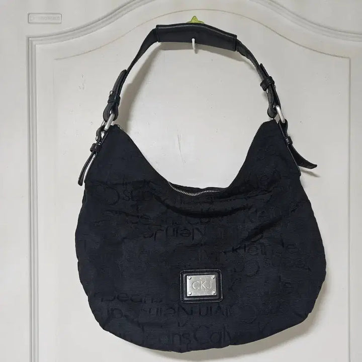 [BUNJANG] Calvin Klein Hobo Bag / Calvin Klein 진 블랙 호보백