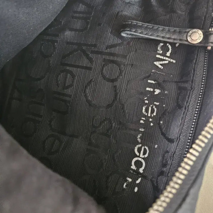 [BUNJANG] Calvin Klein Hobo Bag / Calvin Klein 진 블랙 호보백