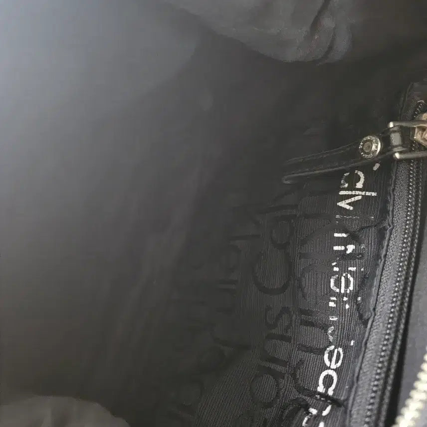 [BUNJANG] Calvin Klein Hobo Bag / Calvin Klein 진 블랙 호보백