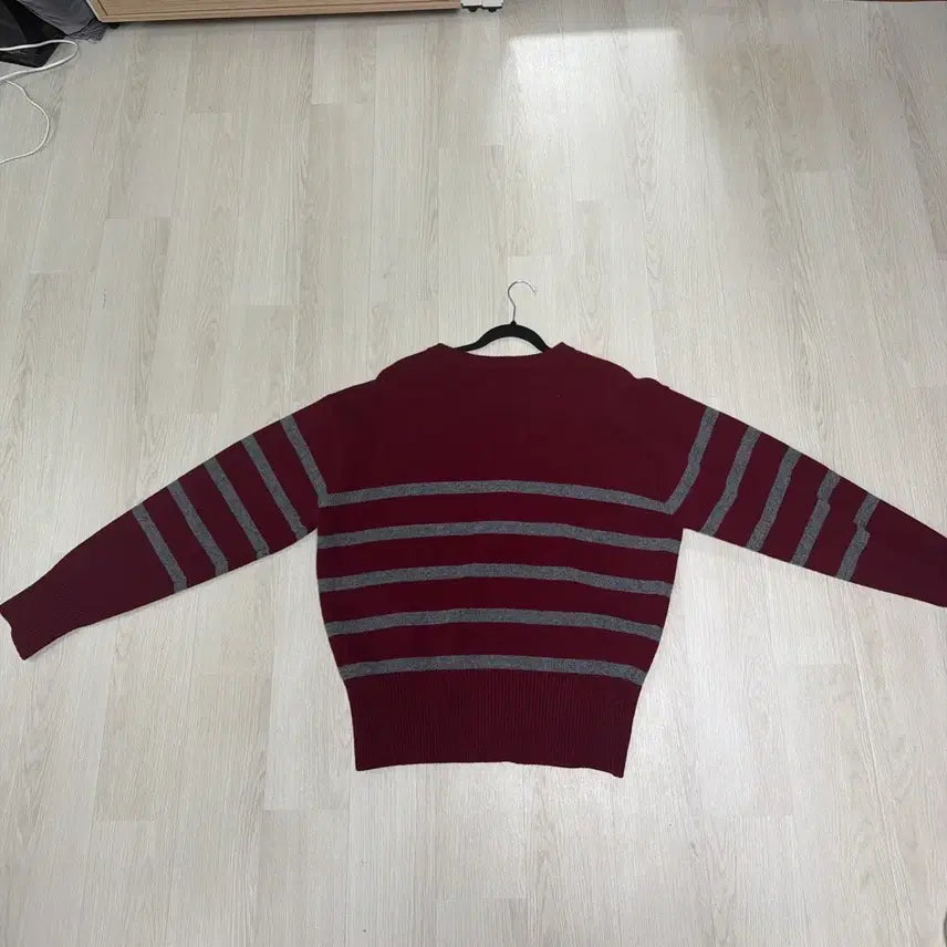 [BUNJANG] Waviness Stripe Round-neck Cardigan / Waviness Stripe Round-neck Cardigan