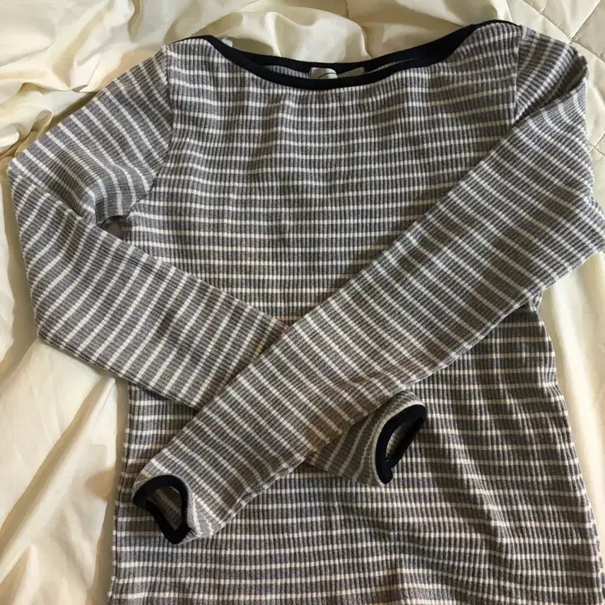 [BUNJANG] Rebold Stripe Long Sleeve T-shirt / 리볼드 스트라이프 티셔츠