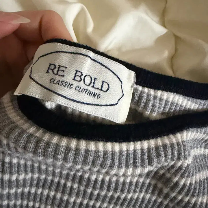 [BUNJANG] Rebold Stripe Long Sleeve T-shirt / 리볼드 스트라이프 티셔츠