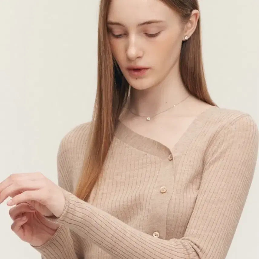 [BUNJANG] Sie Oblique Button Knit Beige / 시에 sie 오블리크 버튼 니트 베이지