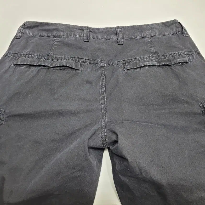 [BUNJANG] Stone Island 21SS Logo Patch Cargo Pants / 스톤아일랜드 21SS 로고 패치 와펜 카고 팬츠 / 남 84 매장판 블랙