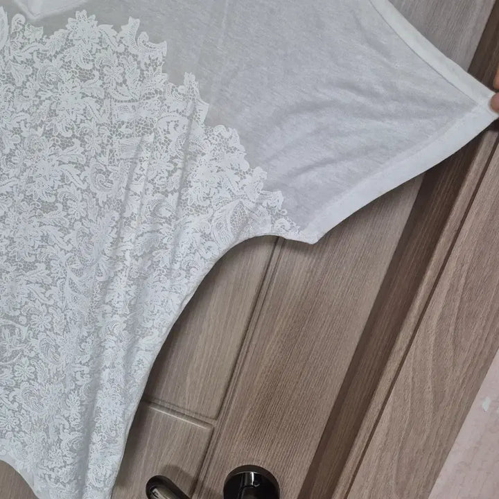 [BUNJANG] Lucky Chouette V-Neck Blouse (Women) - FREE / 럭키슈에뜨 V넥 블라우스(여성) FREE