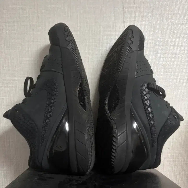 [BUNJANG] Nike Kobe 4 Protro Black University Gold Sneakers / [265]나이키 코비4 프로트로 블랙 유니버시티 골드