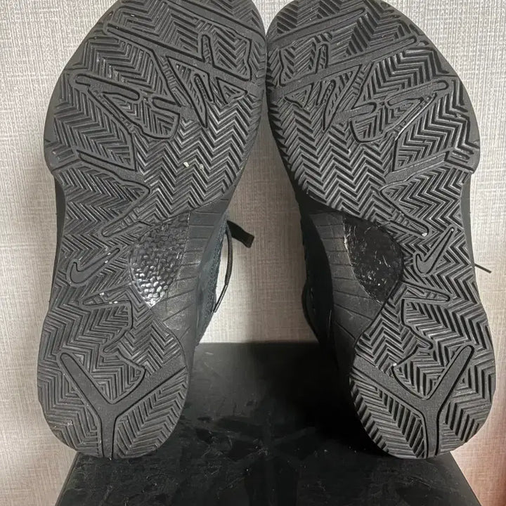 [BUNJANG] Nike Kobe 4 Protro Black University Gold Sneakers / [265]나이키 코비4 프로트로 블랙 유니버시티 골드