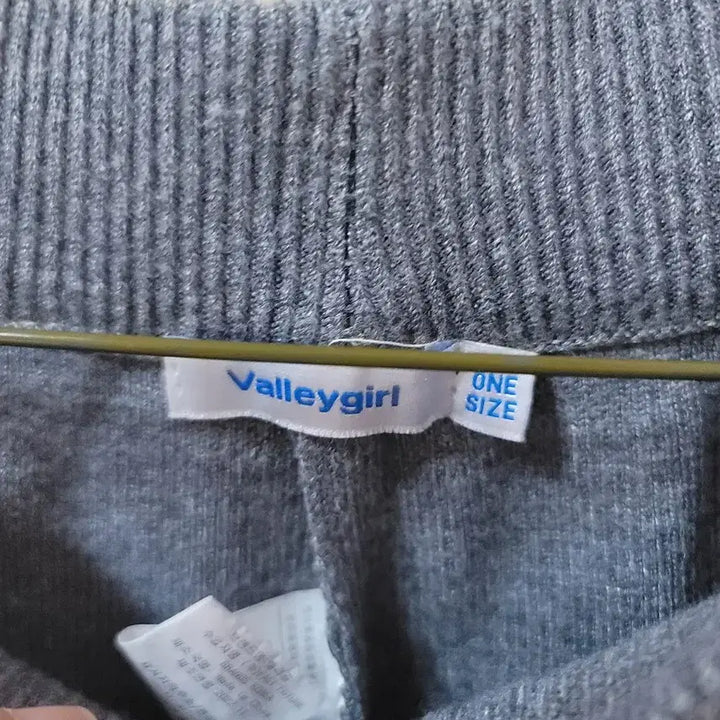 [BUNJANG] Valleygirl Gold Button Knit Pants / 밸리걸 Valleygirl 금장 버튼 니트 팬츠 (ONE SIZE)