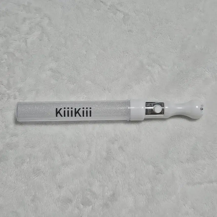 [BUNJANG] Kiiikiii Showcase Official Light Stick / 키키 kiiikiii 쇼케이스 임시응원봉 판매합니다