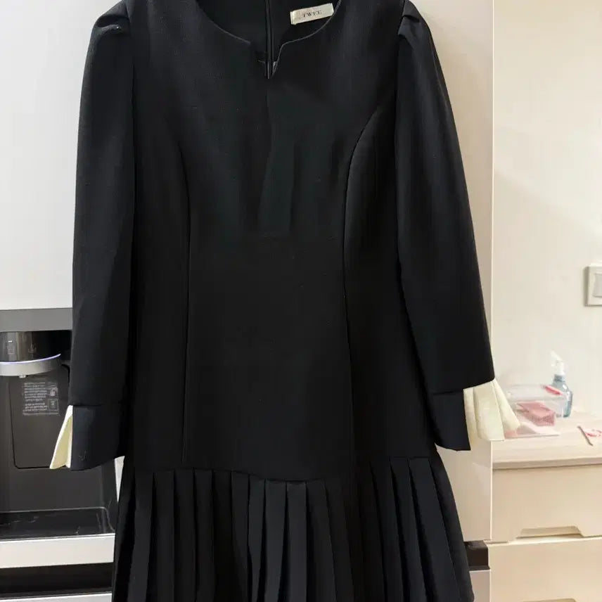 [BUNJANG] TWEE Pleated Mini Dress Black / 5/26까지  TWEE 플리츠 블랙 미니 원피스