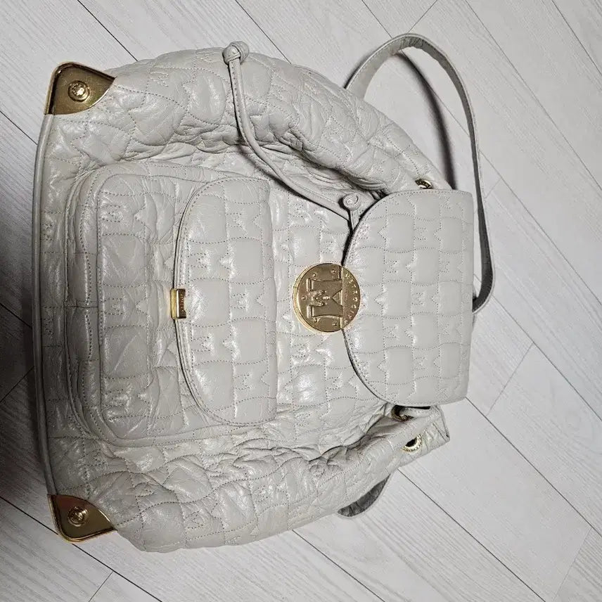 [BUNJANG] Metrocity Quilted Backpack / 메트로시티 퀼팅 백팩